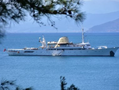 Κι όμως είναι αλήθεια: 90.000 ευρώ τη μέρα νοικιάζεται η θαλαμηγός του Ωνάση «Χριστίνα Ω.»